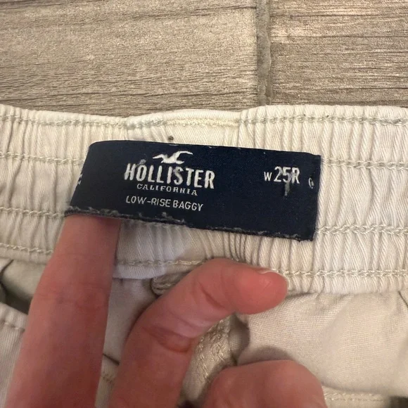 Hollister Cream y2k Low-Rise Baggy Cargo Pants - Picture 5 of 7
